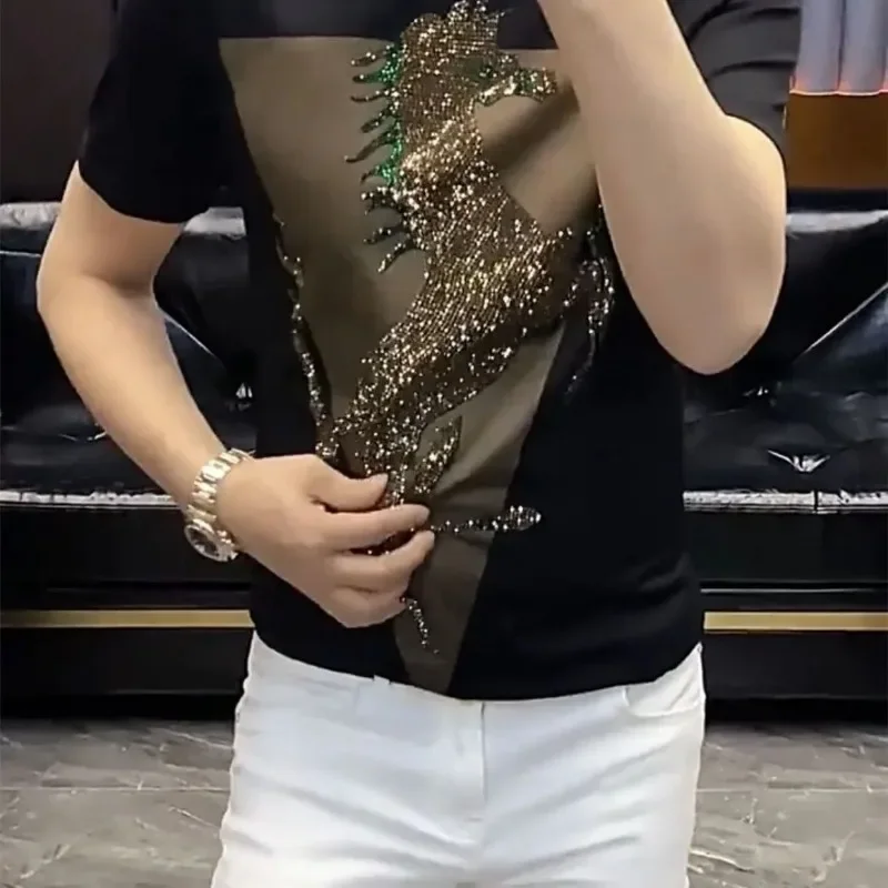 2024 New Leisure Trend Men's Printed Round Neck T-shirt Summer Men's Fashion Hot Diamond Slim Fit Short Sleeve Thin Top
2024 New Leisure Trend Men's Printed Round Neck T-shirt Summer Men's Fashion Hot Diamond Slim Fit Short Sleeve Thin Top