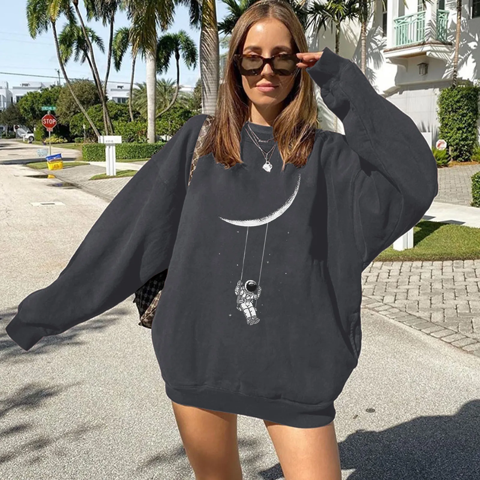 Seeyoushy Astronaut Moon Swing Print 2023 Autumn/Winter Fashion Casual Women's Top Y2K Women's Hoodie Element Retro Clothing
Seeyoushy Astronaut Moon Swing Print 2023 Autumn/Winter Fashion Casual Women's Top Y2K Women's Hoodie Element Retro Clothing
