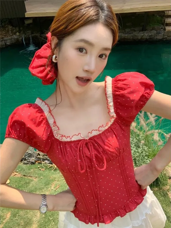 Красная блузка в горошек с пышными рукавами, модная женская блузка, сладкая, облегающая, с квадратным вырезом, из полиэфирного волокна
Красная блузка в горошек с пышными рукавами, модная женская блузка, сладкая, облегающая, с квадратным вырезом, из полиэфирного волокна