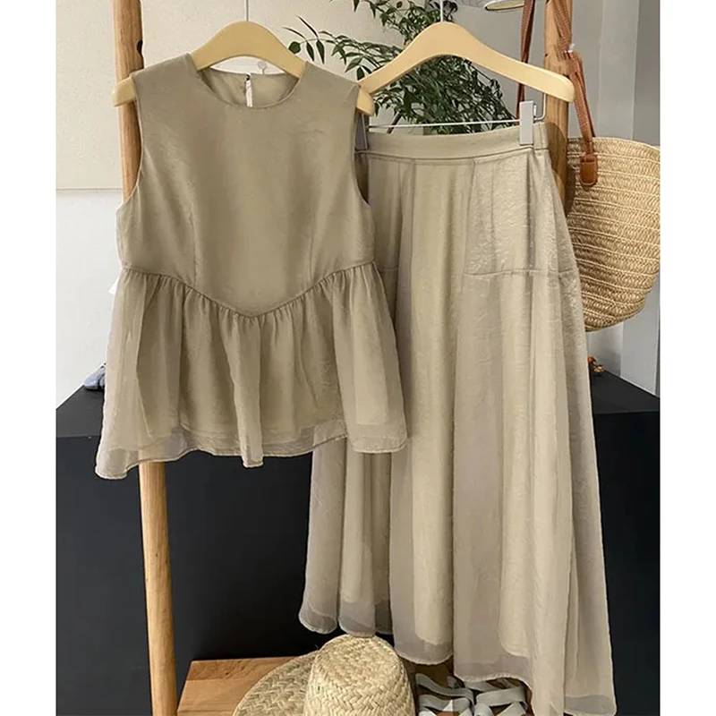 Chiffon Gentle Skirt 2 Piece Set Women Elegant Pleated Mesh Sleeveless Blouse + Draped Flowing Vacation High Waist Skirt Set
Chiffon Gentle Skirt 2 Piece Set Women Elegant Pleated Mesh Sleeveless Blouse + Draped Flowing Vacation High Waist Skirt Set