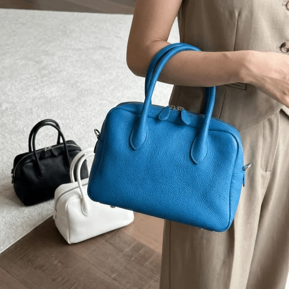 Luxury Double Compartment Crossbody Bag Lychee Texture Solid Color Pillow-shaped Boston Bag Soft Leather Large-capacity
Luxury Double Compartment Crossbody Bag Lychee Texture Solid Color Pillow-shaped Boston Bag Soft Leather Large-capacity