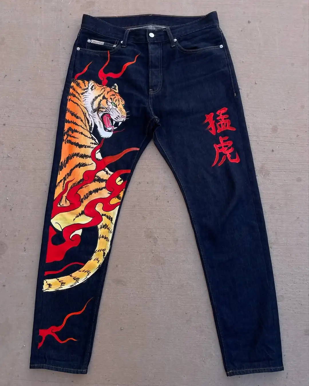 American Men's Dragon and Tiger Printed Jeans Cowboy High Street Urban Leisure Fashion Hip Hop Street Wear Daily Wearing Style
American Men's Dragon and Tiger Printed Jeans Cowboy High Street Urban Leisure Fashion Hip Hop Street Wear Daily Wearing Style