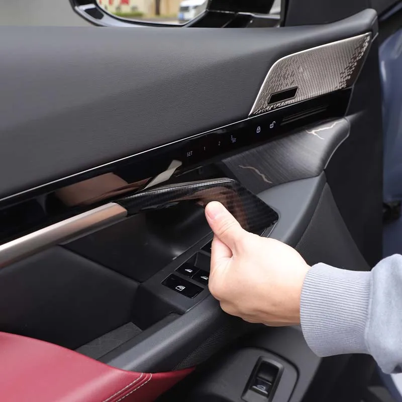 Methoucar для BMW 5 серии G60 2024-2025 ABS углеродное волокно, внутренняя ручка двери автомобиля, декоративная крышка, аксессуары для интерьера автомобиля 
Methoucar для BMW 5 серии G60 2024-2025 ABS углеродное волокно, внутренняя ручка двери автомобиля, декоративная крышка, аксессуары для интерьера автомобиля