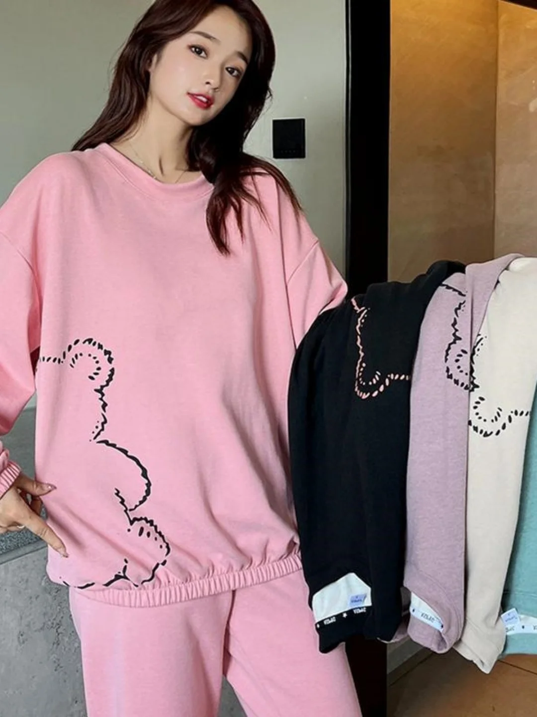 plus Size Women's Sleepwear Set Cartoon Anime Cute Home Clothes Outdoor Wearable Long Sleeve round Neck Pants with Elastic Waist
plus Size Women's Sleepwear Set Cartoon Anime Cute Home Clothes Outdoor Wearable Long Sleeve round Neck Pants with Elastic Waist