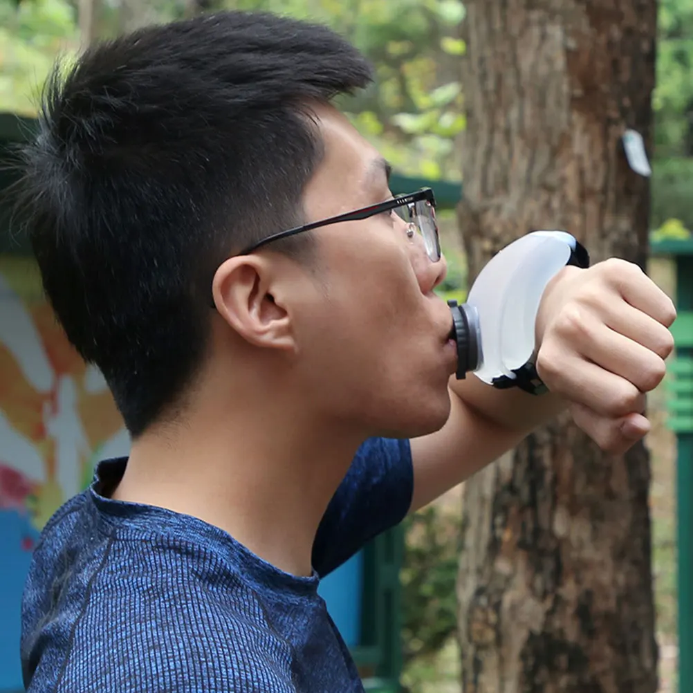 Running Water Bottle 500Ml Silicone Portable Wristband Fitness Water Bottle For Outdoor Sports Gym Travel Durable Hydration
Running Water Bottle 500Ml Silicone Portable Wristband Fitness Water Bottle For Outdoor Sports Gym Travel Durable Hydration