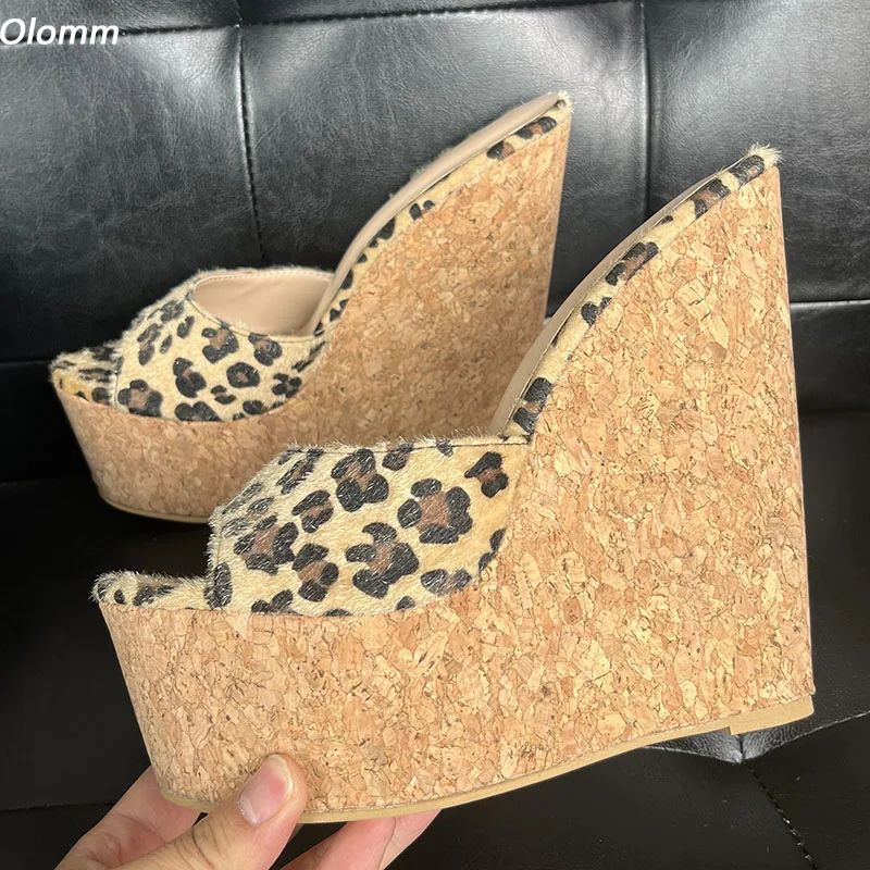 Olomm Handmade Women Platform Mules Sandals Sexy Wedges Heels Peep Toe Beautiful Leopard Cosplay Shoes US Plus Size 5-20
Olomm Handmade Women Platform Mules Sandals Sexy Wedges Heels Peep Toe Beautiful Leopard Cosplay Shoes US Plus Size 5-20