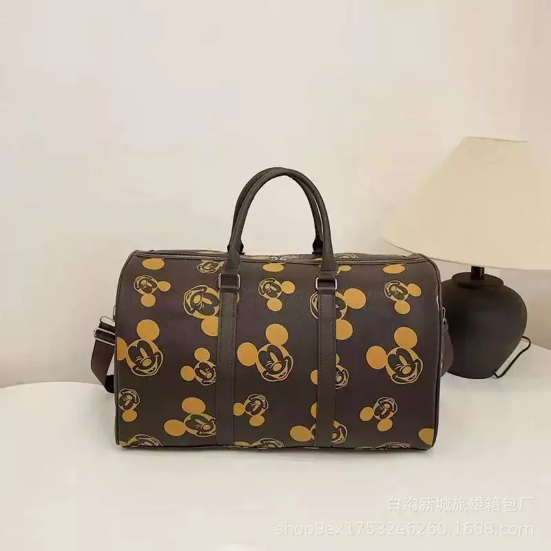 Новые женские сумки на плечо с Микки Маусом из мультфильма Диснея, новая милая сумка для девочек
Новые женские сумки на плечо с Микки Маусом из мультфильма Диснея, новая милая сумка для девочек