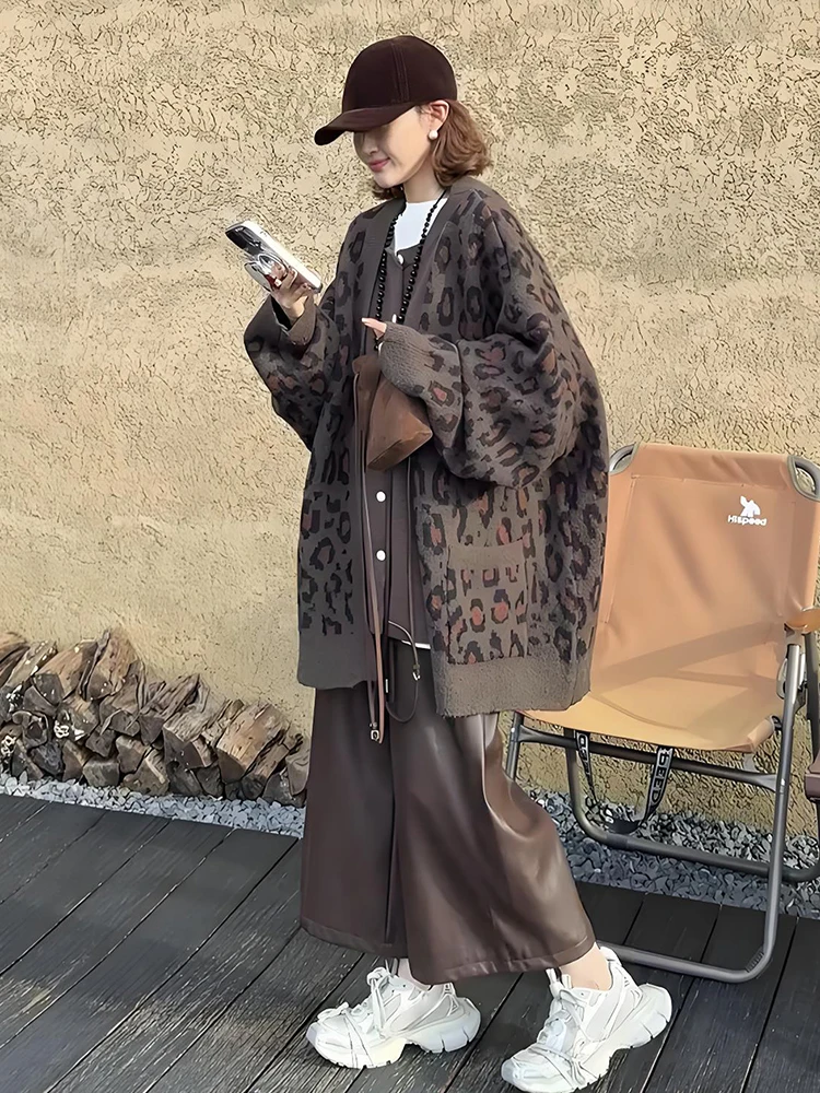 Длинный кардиган с леопардовым принтом в стиле ретро, женский свитер на осень-зиму, свободный вязаный топ, теплая верхняя одежда
Длинный кардиган с леопардовым принтом в стиле ретро, женский свитер на осень-зиму, свободный вязаный топ, теплая верхняя одежда