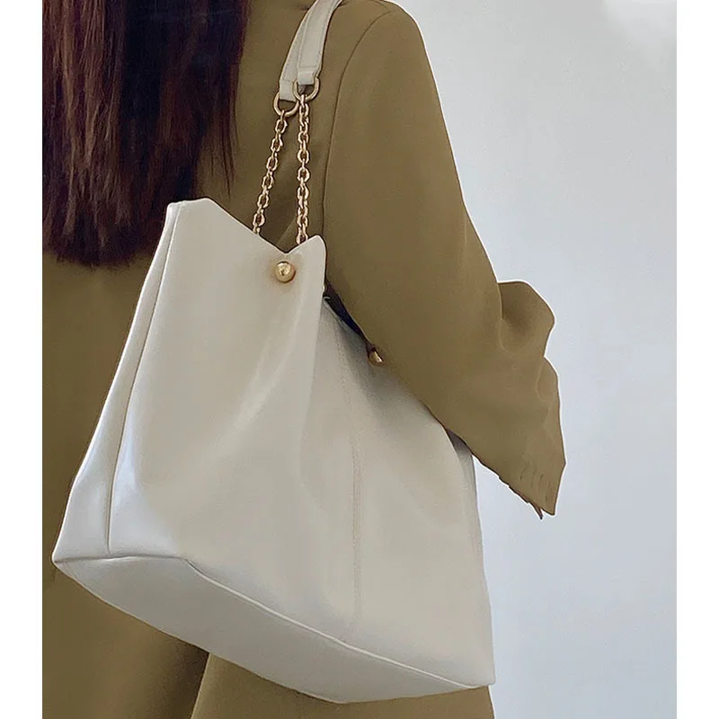 Large Capacity Tote Bag High-End Feel College Student Class Computer Bag Fashionable and Versatile for Commuting
Large Capacity Tote Bag High-End Feel College Student Class Computer Bag Fashionable and Versatile for Commuting