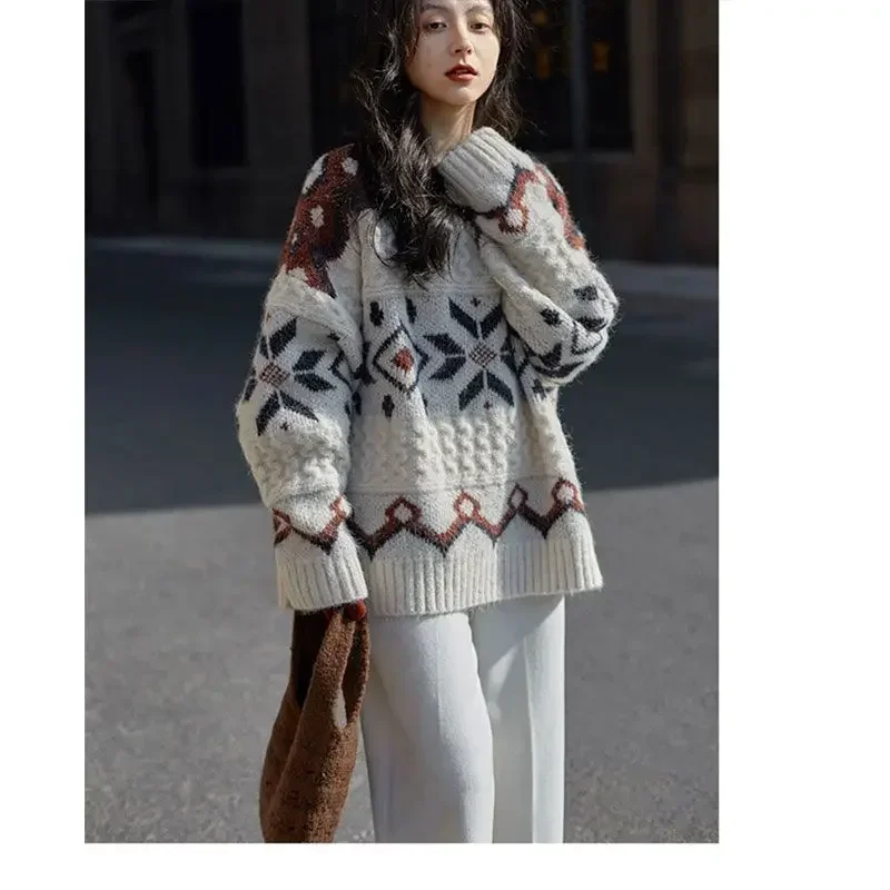 Style Sweater for Women with a New Niche Design and a Japanese Retro Knit Sweater Wearing a Loose and Lazy Western
Style Sweater for Women with a New Niche Design and a Japanese Retro Knit Sweater Wearing a Loose and Lazy Western