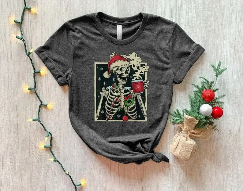 Рождественская саркастическая кофейная надпись Merry Coffee, топ с коротким рукавом и круглым вырезом, уличная одежда из 100% хлопка, goth y2k
Рождественская саркастическая кофейная надпись Merry Coffee, топ с коротким рукавом и круглым вырезом, уличная одежда из 100% хлопка, goth y2k