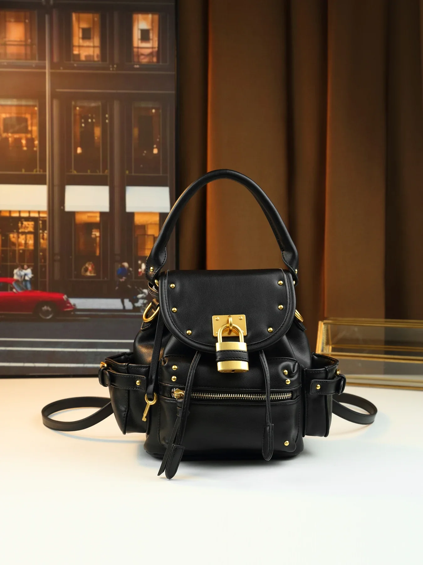 Unique vintage rivet lock handbag durable multi-functional travel bag
Unique vintage rivet lock handbag durable multi-functional travel bag