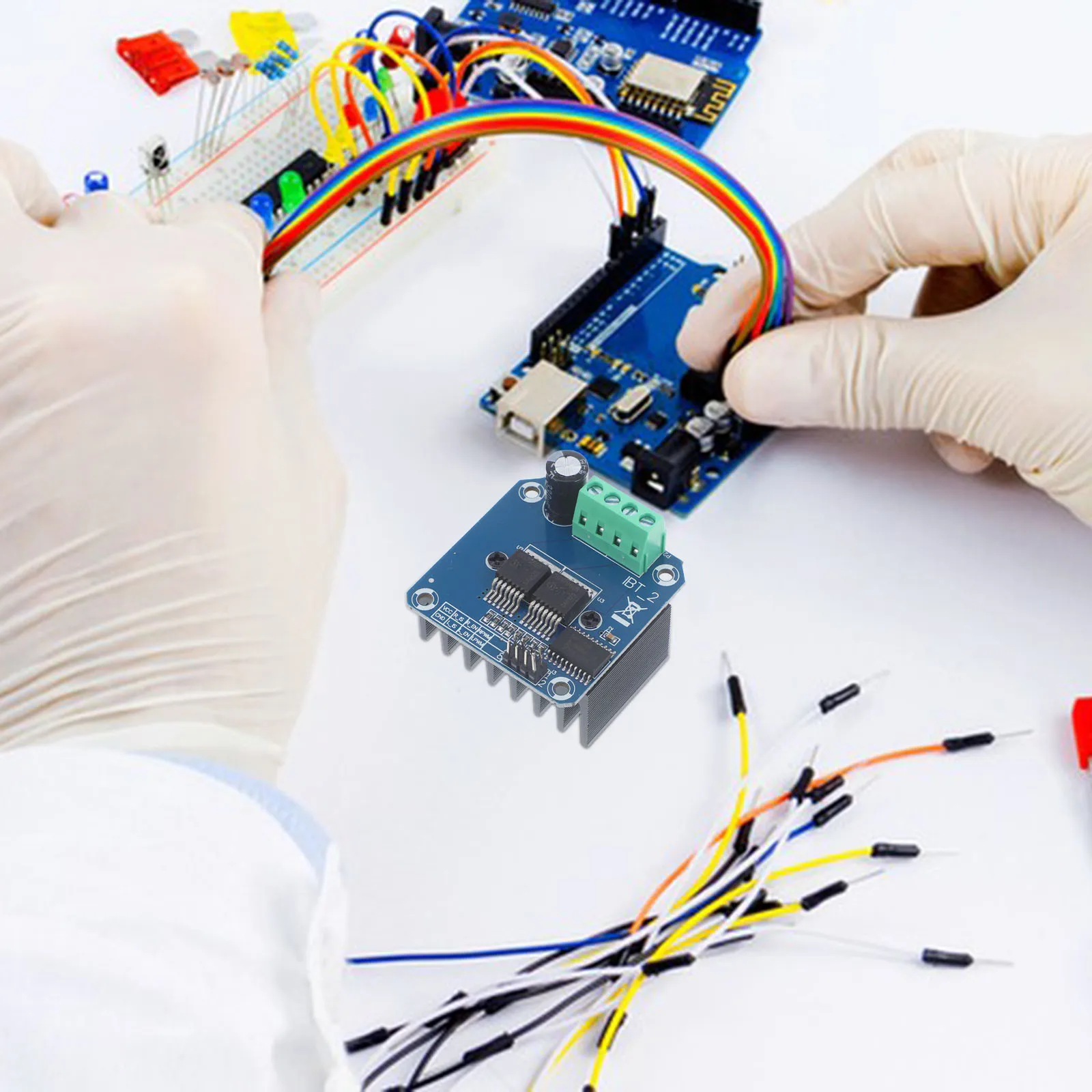 2pcs High-Power Motor Driver Module 43A 5V Isolated Protection Board Heat Sink Soldering Pwm Reversible 27V Voltage
2pcs High-Power Motor Driver Module 43A 5V Isolated Protection Board Heat Sink Soldering Pwm Reversible 27V Voltage