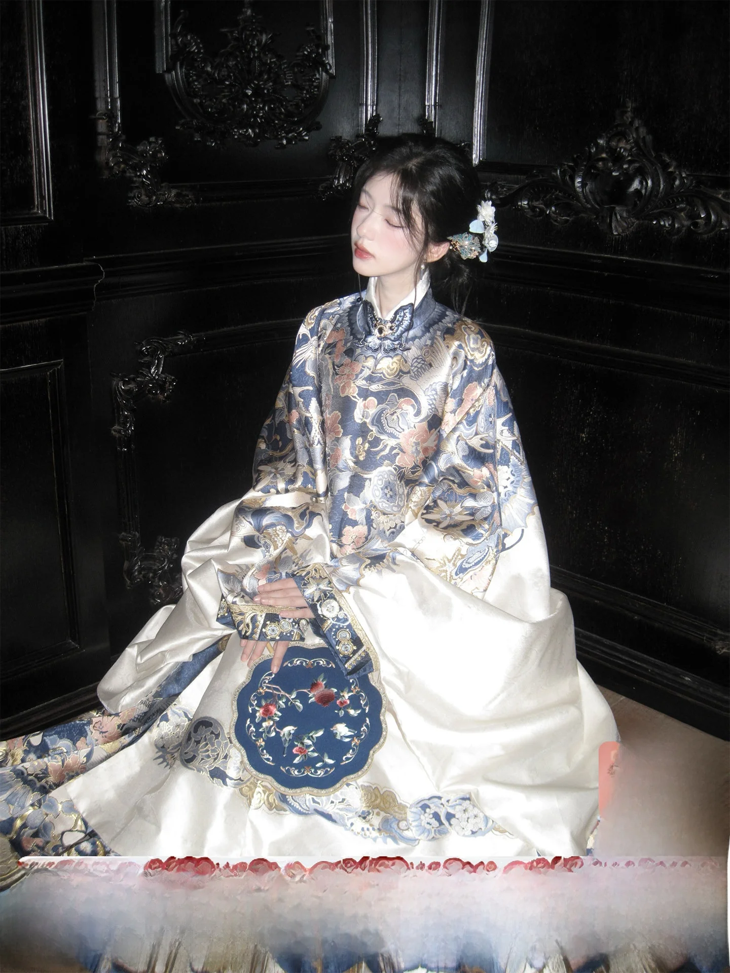 Thirteen Surplus Small Peppercorns Everything Is Born Treasury Heavyweight Woven Gold Stand Collar Large Lapel Hanfu Women's ...
Thirteen Surplus Small Peppercorns Everything Is Born Treasury Heavyweight Woven Gold Stand Collar Large Lapel Hanfu Women's ...