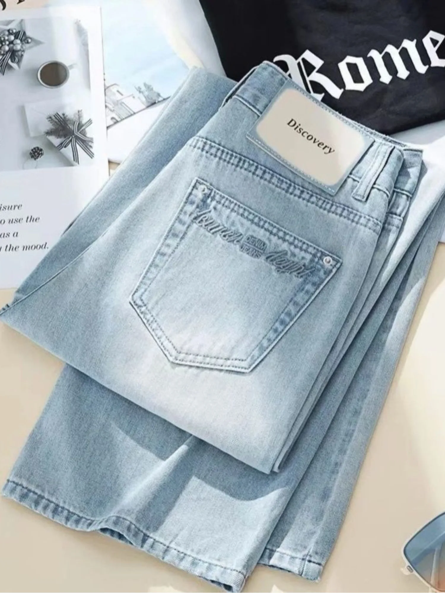 Women's Washed Denim Jeans Light Blue Distressed Straight Leg Pants Classic 5-Pocket Stretch Jeans
Women's Washed Denim Jeans Light Blue Distressed Straight Leg Pants Classic 5-Pocket Stretch Jeans