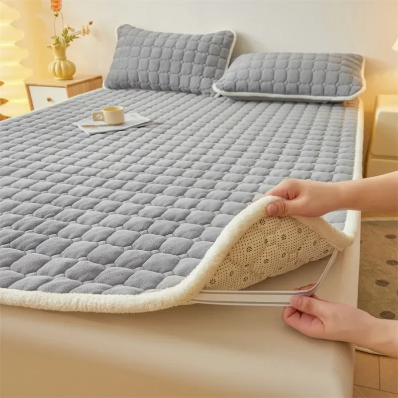2024 New Class A Thickened Milk Fleece Mattress Winter Warm Fleece Bed Cover Student Dormitory Mat Quilt
2024 New Class A Thickened Milk Fleece Mattress Winter Warm Fleece Bed Cover Student Dormitory Mat Quilt