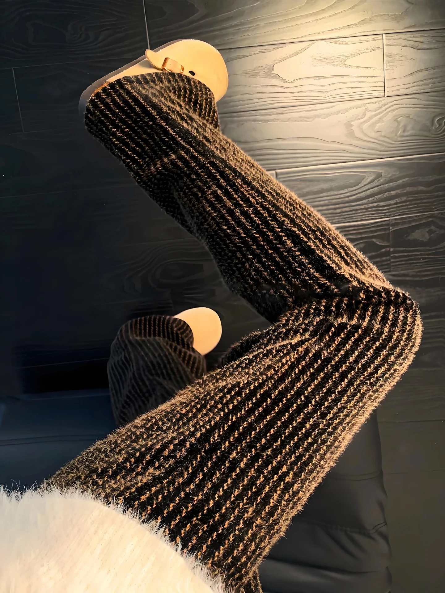 Утепленные вельветовые брюки мужские зимние прямого кроя, спортивные повседневные штаны в американском ретро-стиле, трикотажные джоггеры с полосатым узором
Утепленные вельветовые брюки мужские зимние прямого кроя, спортивные повседневные штаны в американском ретро-стиле, трикотажные джоггеры с полосатым узором