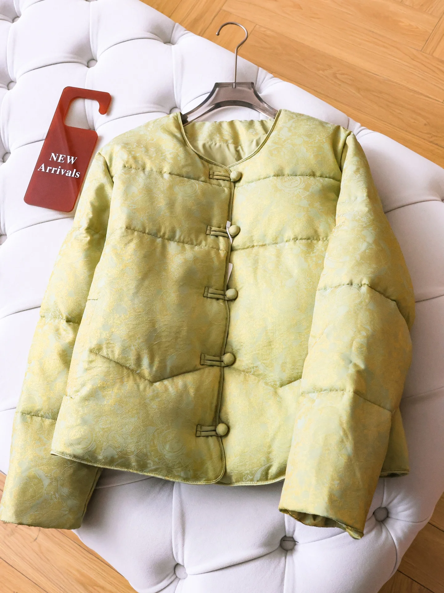 New Chinese Style National Trend Embroidered round Neck Retro Button Thick Warm Long Sleeve Women's Cotton Jacket Q534
New Chinese Style National Trend Embroidered round Neck Retro Button Thick Warm Long Sleeve Women's Cotton Jacket Q534