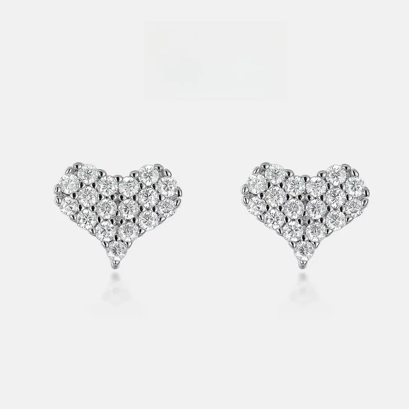 Dazzling Moissanite Earrings with Heart-shaped Inlay, S925 Silver Plated 18K Gold PT950 Platinum Light and Luxurious
Dazzling Moissanite Earrings with Heart-shaped Inlay, S925 Silver Plated 18K Gold PT950 Platinum Light and Luxurious