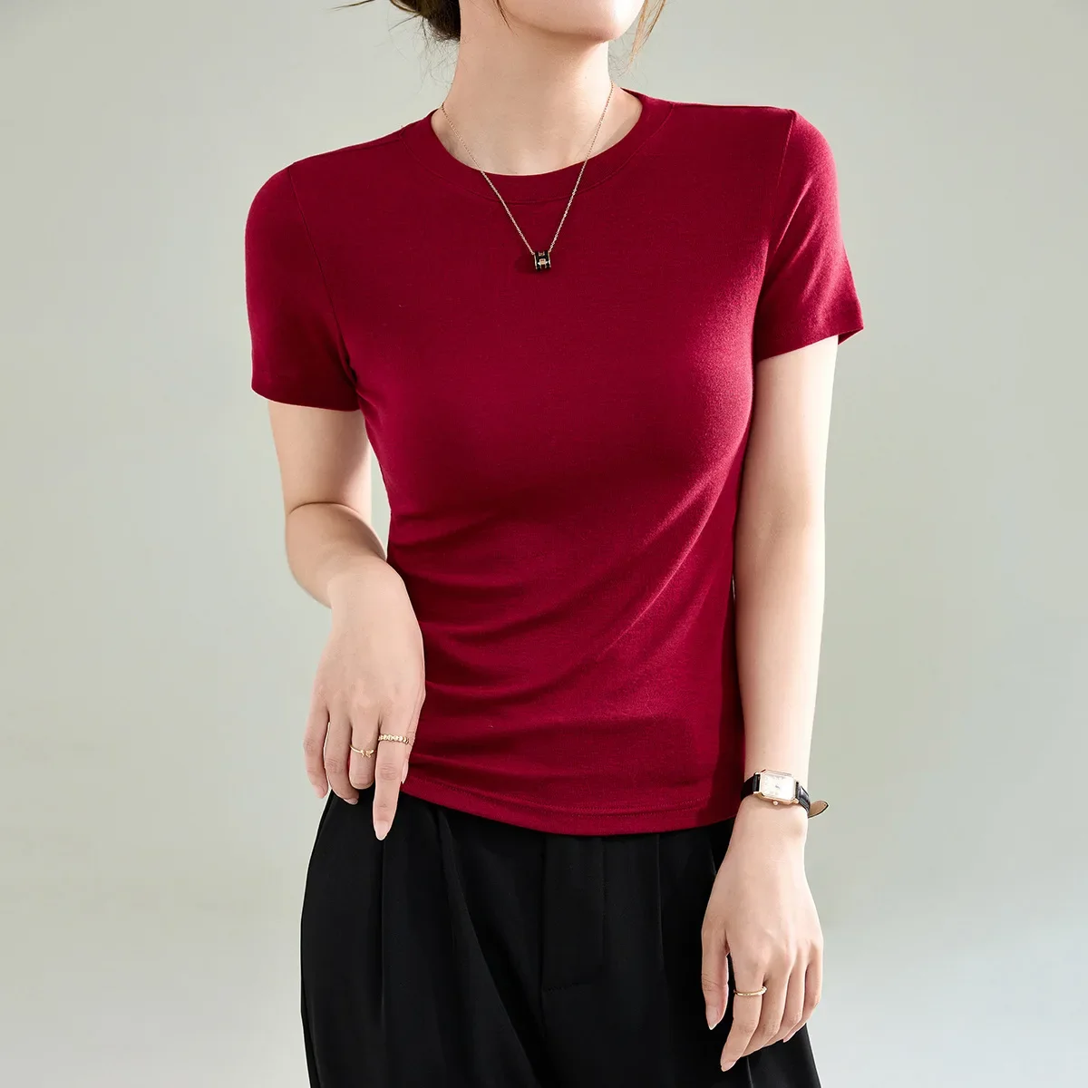 T-shirt for Women High Quality Summer New Slim and Gentle Atmosphere Top Wool Tens Laisel Round Neck Shoulder
T-shirt for Women High Quality Summer New Slim and Gentle Atmosphere Top Wool Tens Laisel Round Neck Shoulder