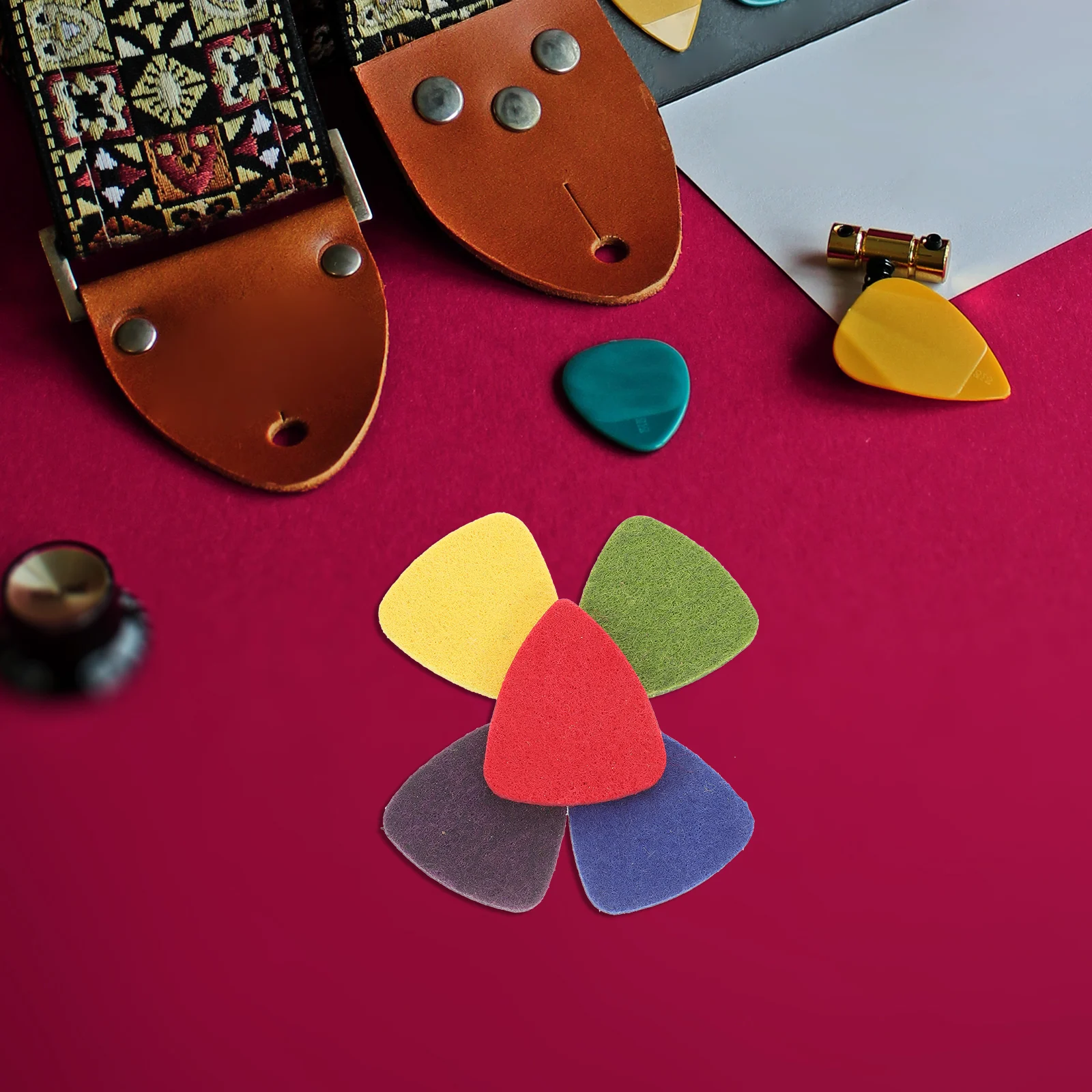20pcs Guitar Picks Wool Felt Practical Compact Small Portable Sturdy Light Finger Protectors Ukulele Multicolor for Practice
20pcs Guitar Picks Wool Felt Practical Compact Small Portable Sturdy Light Finger Protectors Ukulele Multicolor for Practice