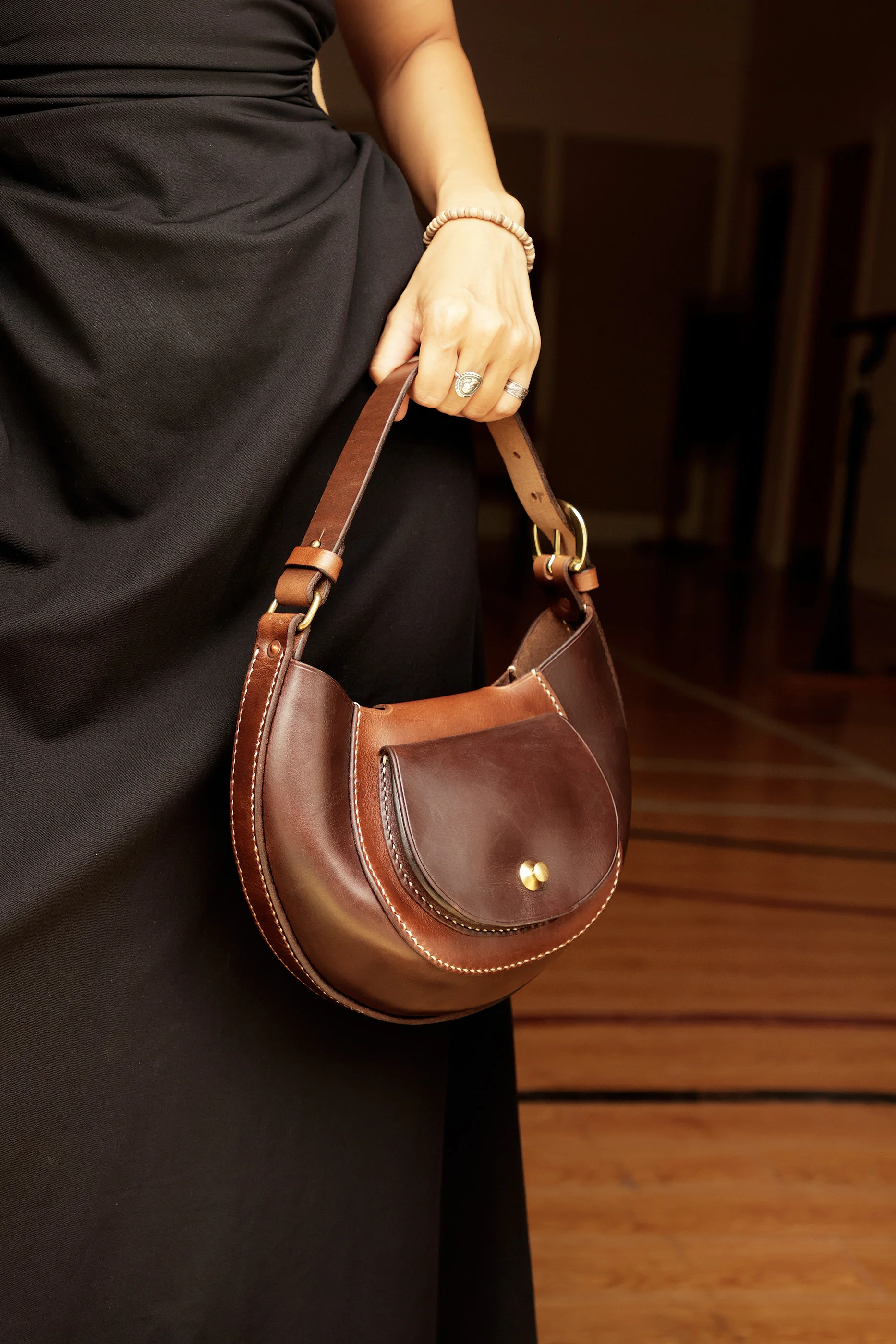 Designers handmade top-quality cow leather women's shoulder bag fashion daily party luxury genuine leather female crossbody bag
Designers handmade top-quality cow leather women's shoulder bag fashion daily party luxury genuine leather female crossbody bag