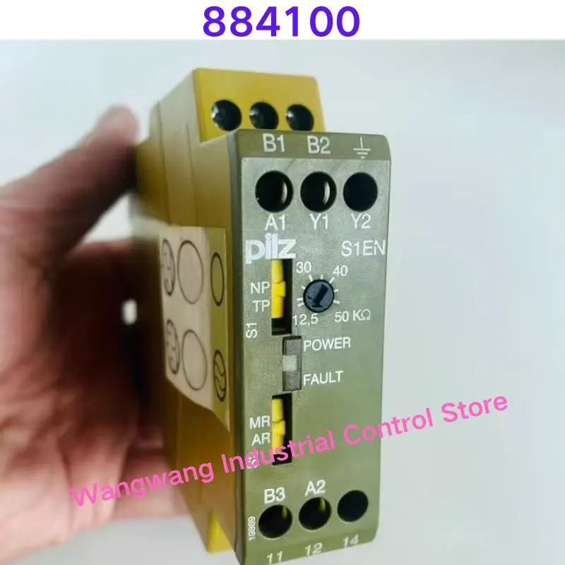 Second-hand test OK , Safety relay 884100
Second-hand test OK , Safety relay 884100