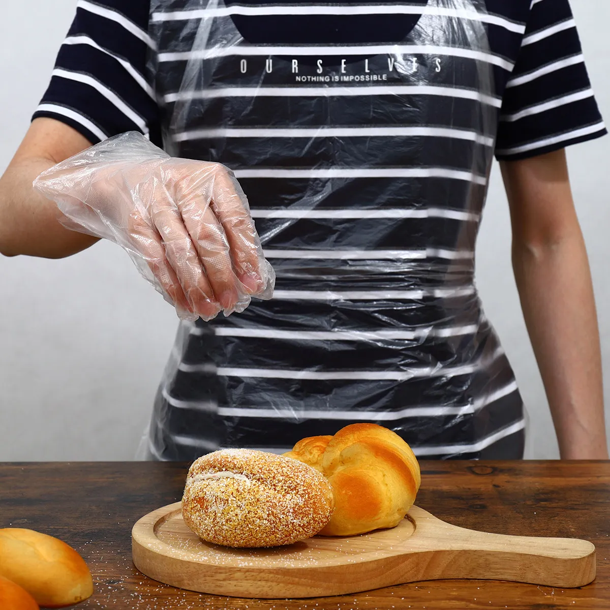 100Pcs Disposable Waterproof Pe Plastic Aprons Stain Oil Resistant for Cooking Painting Barbecue Laboratory Kitchen Use
100Pcs Disposable Waterproof Pe Plastic Aprons Stain Oil Resistant for Cooking Painting Barbecue Laboratory Kitchen Use