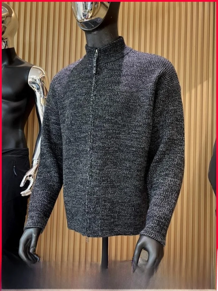 Простой мужской вязаный кардиган Jaet с воротником-стойкой, осенне-зимняя верхняя одежда, мягкое полиэфирное волокно, украшение на молнии Faio...
Простой мужской вязаный кардиган Jaet с воротником-стойкой, осенне-зимняя верхняя одежда, мягкое полиэфирное волокно, украшение на молнии Faio...
