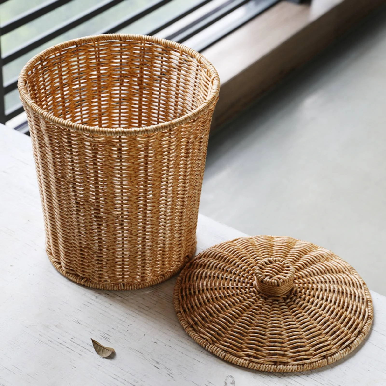 Wicker Storage Basket with Lid Cylindrical Rattan Storage Basket Household Organizer Natural Brown Rustic Charm
Wicker Storage Basket with Lid Cylindrical Rattan Storage Basket Household Organizer Natural Brown Rustic Charm