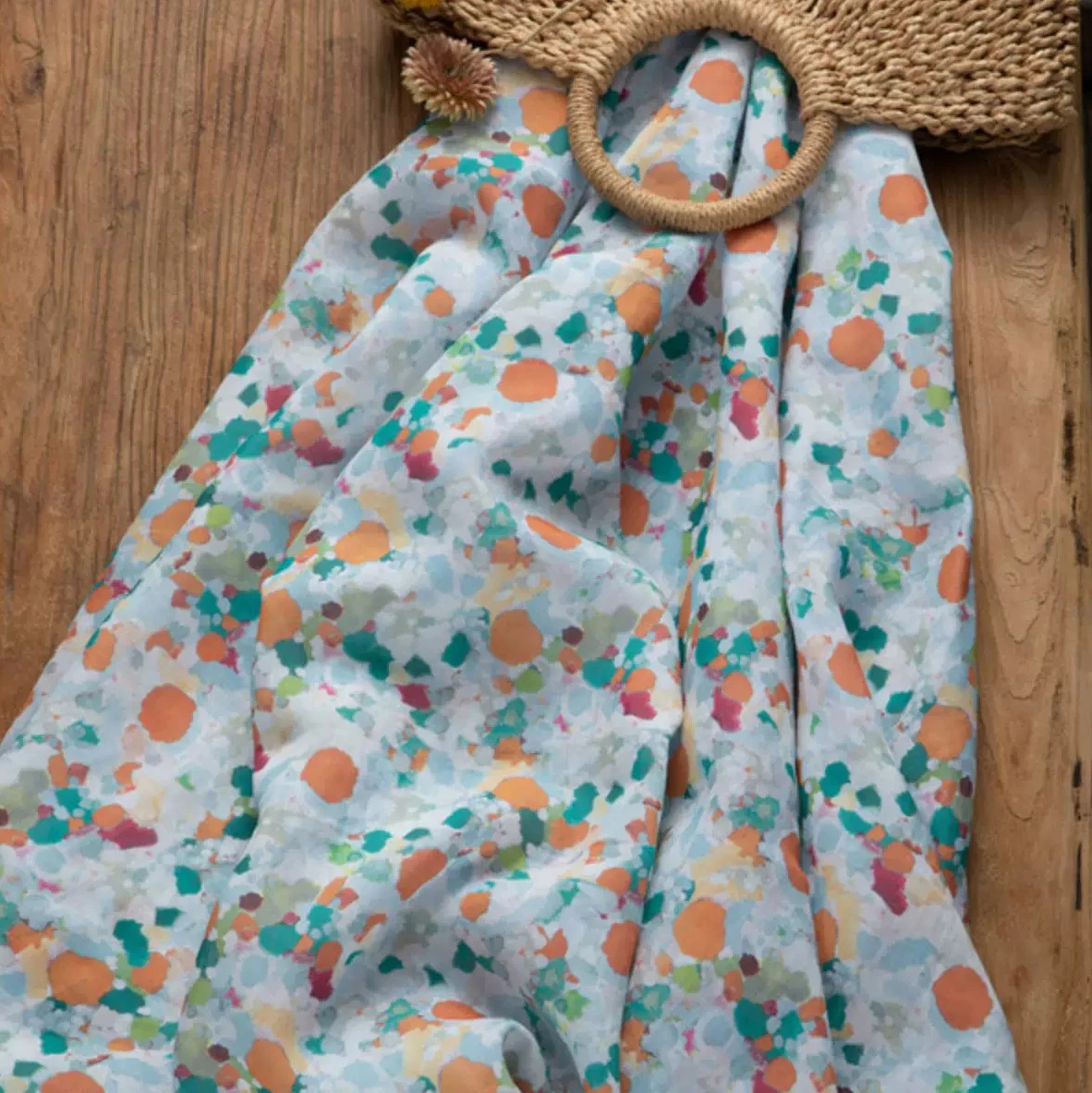 1yard High quality ramie fabric Point printing fabric for patchwork High-end gowns,dresses,trousers,shirts cheongsam sewing
1yard High quality ramie fabric Point printing fabric for patchwork High-end gowns,dresses,trousers,shirts cheongsam sewing