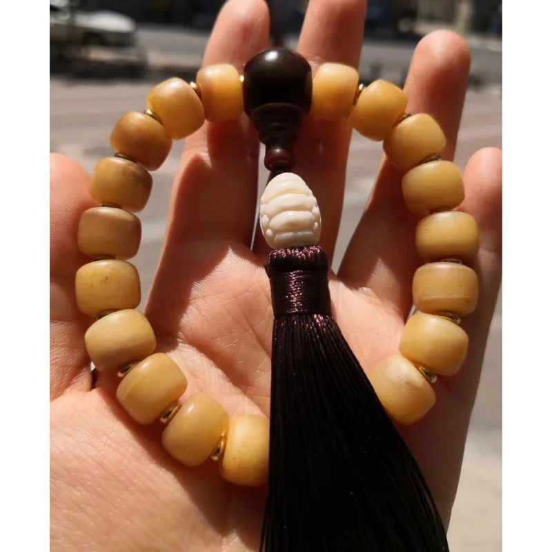 Art • Buddhist Beads, Three-way connector with a sky-high angle, Deer bone is rich in quality and renowned worldwide
Art • Buddhist Beads, Three-way connector with a sky-high angle, Deer bone is rich in quality and renowned worldwide