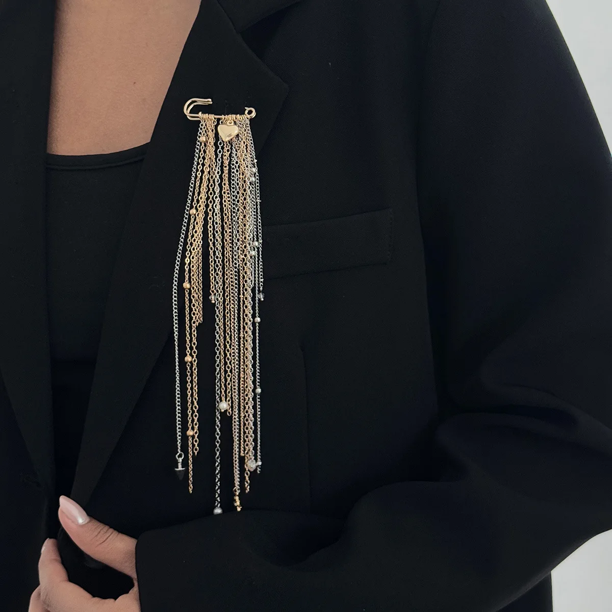 2026 Exaggerate Long Tassel Chain Brooch Women Handmade Beaded Many Layer Chain Multi Functional Fixed Pin Pants Clothes Decor
2026 Exaggerate Long Tassel Chain Brooch Women Handmade Beaded Many Layer Chain Multi Functional Fixed Pin Pants Clothes Decor