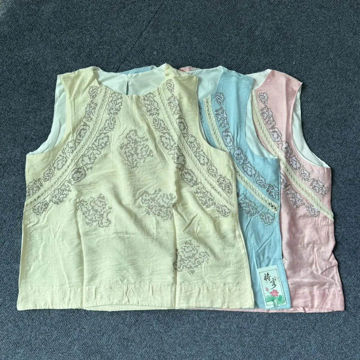 Linen Floral Embroidered Vest, New Chinese Style Sleeveless Blouse | Summer Ethereal Sleeveless Thin Top
Linen Floral Embroidered Vest, New Chinese Style Sleeveless Blouse | Summer Ethereal Sleeveless Thin Top