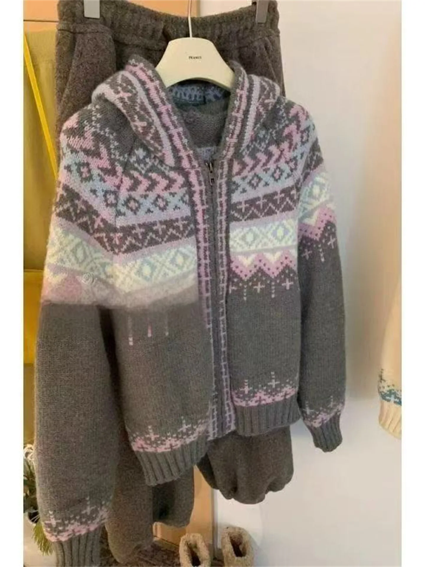 Вязаный свитер Thiened, пальто со шляпой, осень-зима, новинка, цветная полосатая юбка трапециевидной формы с высокой талией
Вязаный свитер Thiened, пальто со шляпой, осень-зима, новинка, цветная полосатая юбка трапециевидной формы с высокой талией