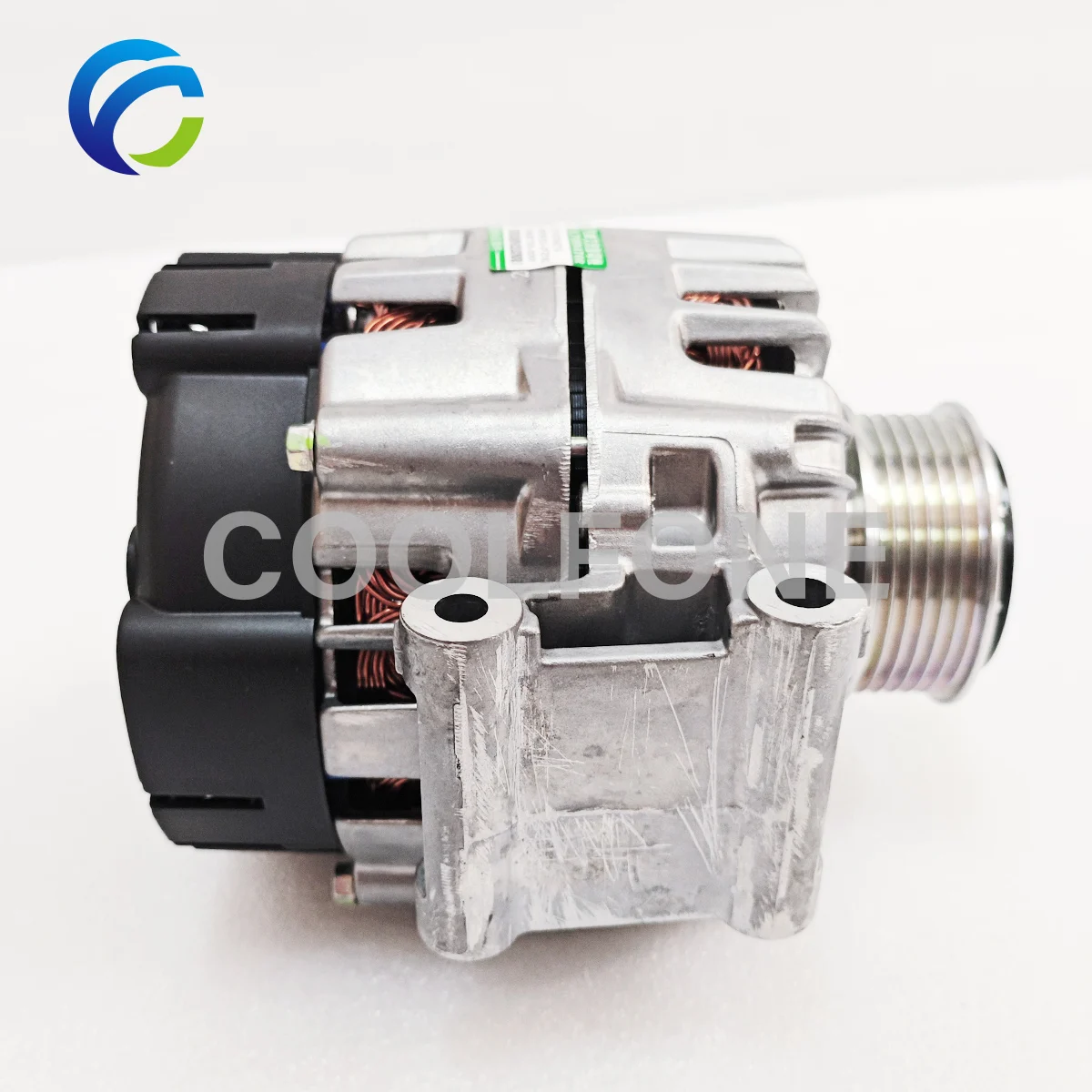 Генератор-генератор Coolfone для AUDI A6 C6 S6 2004-2,4 2,8 3,0 3,2 06E 903016 Т 06Е 903016 М 0121715050 0121715022
Генератор-генератор Coolfone для AUDI A6 C6 S6 2004-2,4 2,8 3,0 3,2 06E 903016 Т 06Е 903016 М 0121715050 0121715022
