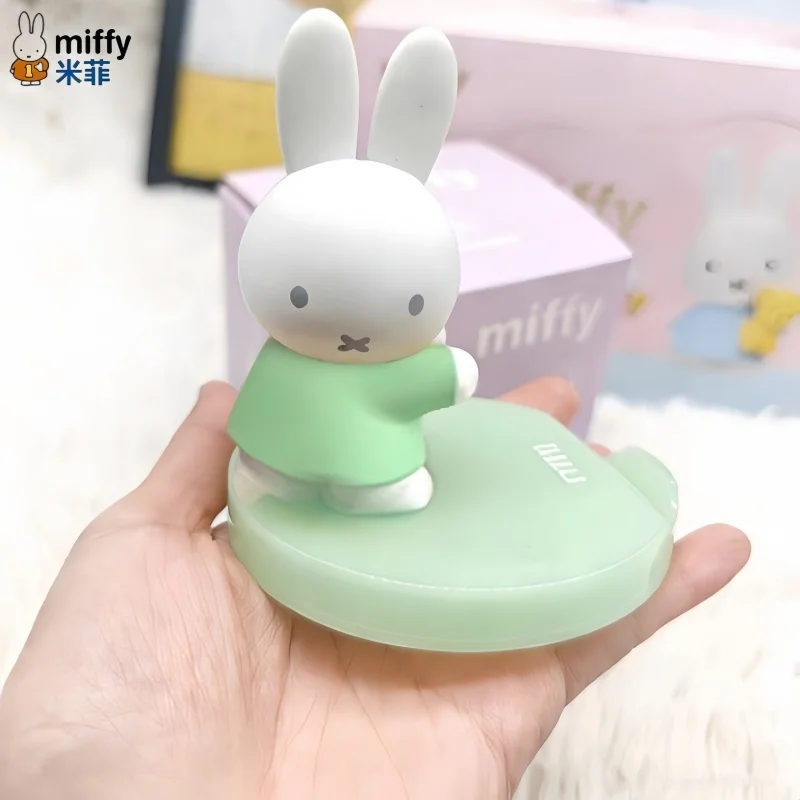 Miffy Mobile Phone Stand Limited Edition Series Cute Rabbit Figurines Fashionable Desktop Decoration Charm Collectible Gift
Miffy Mobile Phone Stand Limited Edition Series Cute Rabbit Figurines Fashionable Desktop Decoration Charm Collectible Gift