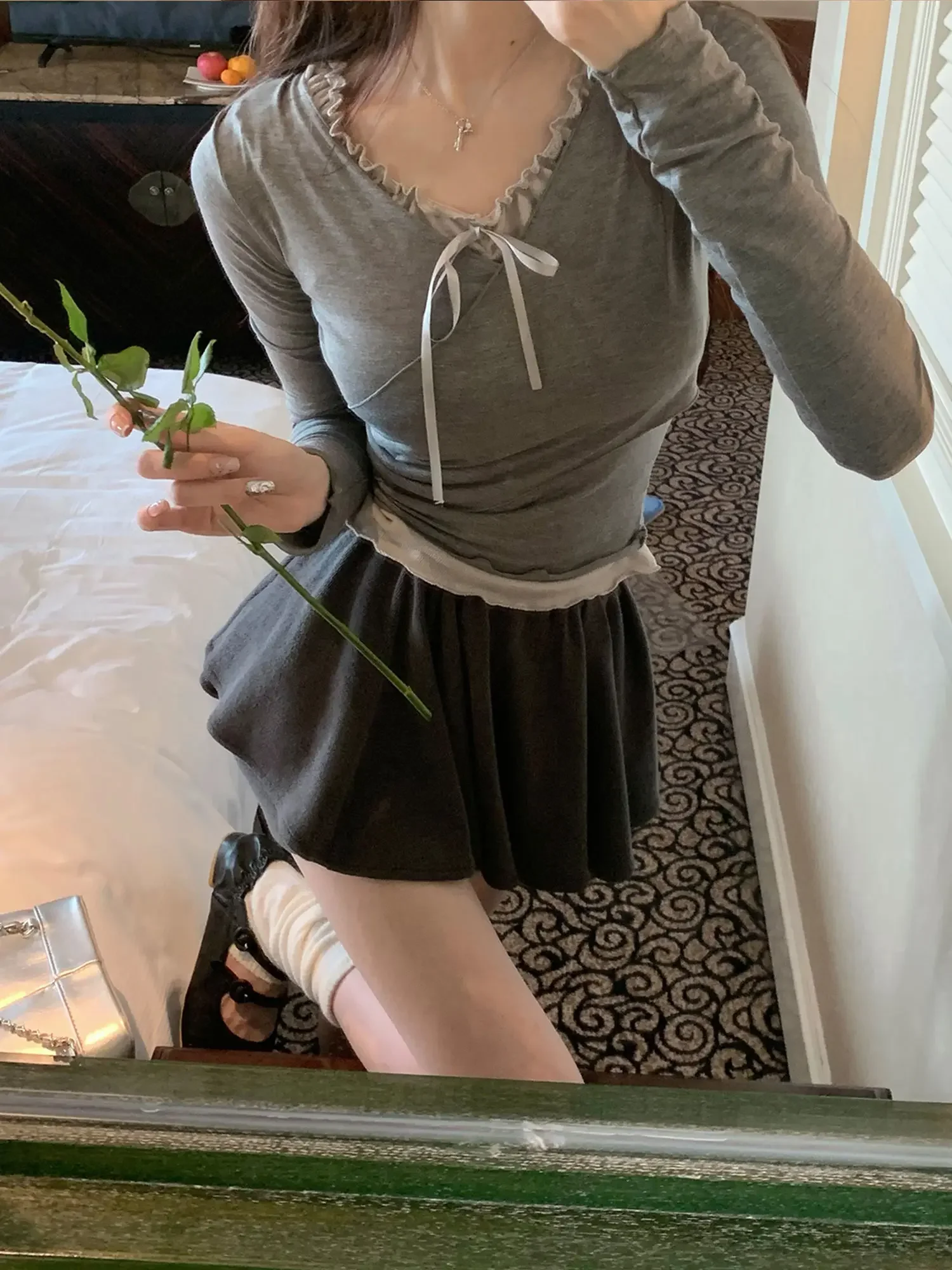 Summer 3 Piece Dress Set Woman Casual Slim Vest + Pure Color Sexy Tops + Elegant Y2k Mini Skirt Korean Fashion Suit Female
Summer 3 Piece Dress Set Woman Casual Slim Vest + Pure Color Sexy Tops + Elegant Y2k Mini Skirt Korean Fashion Suit Female