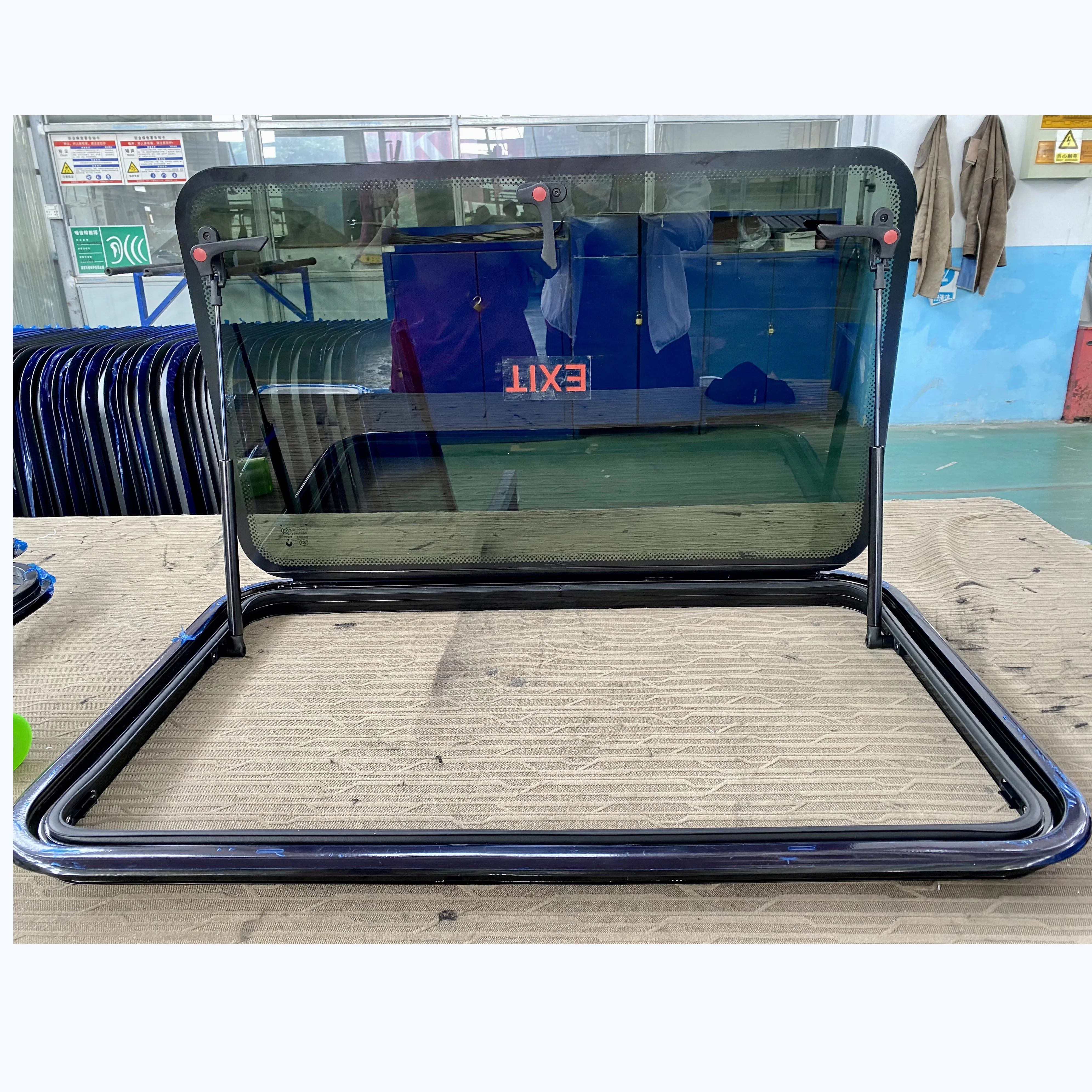 Алюминий + закаленное стекло для автодома, открытое окно для Motohome 700*400 мм
Алюминий + закаленное стекло для автодома, открытое окно для Motohome 700*400 мм