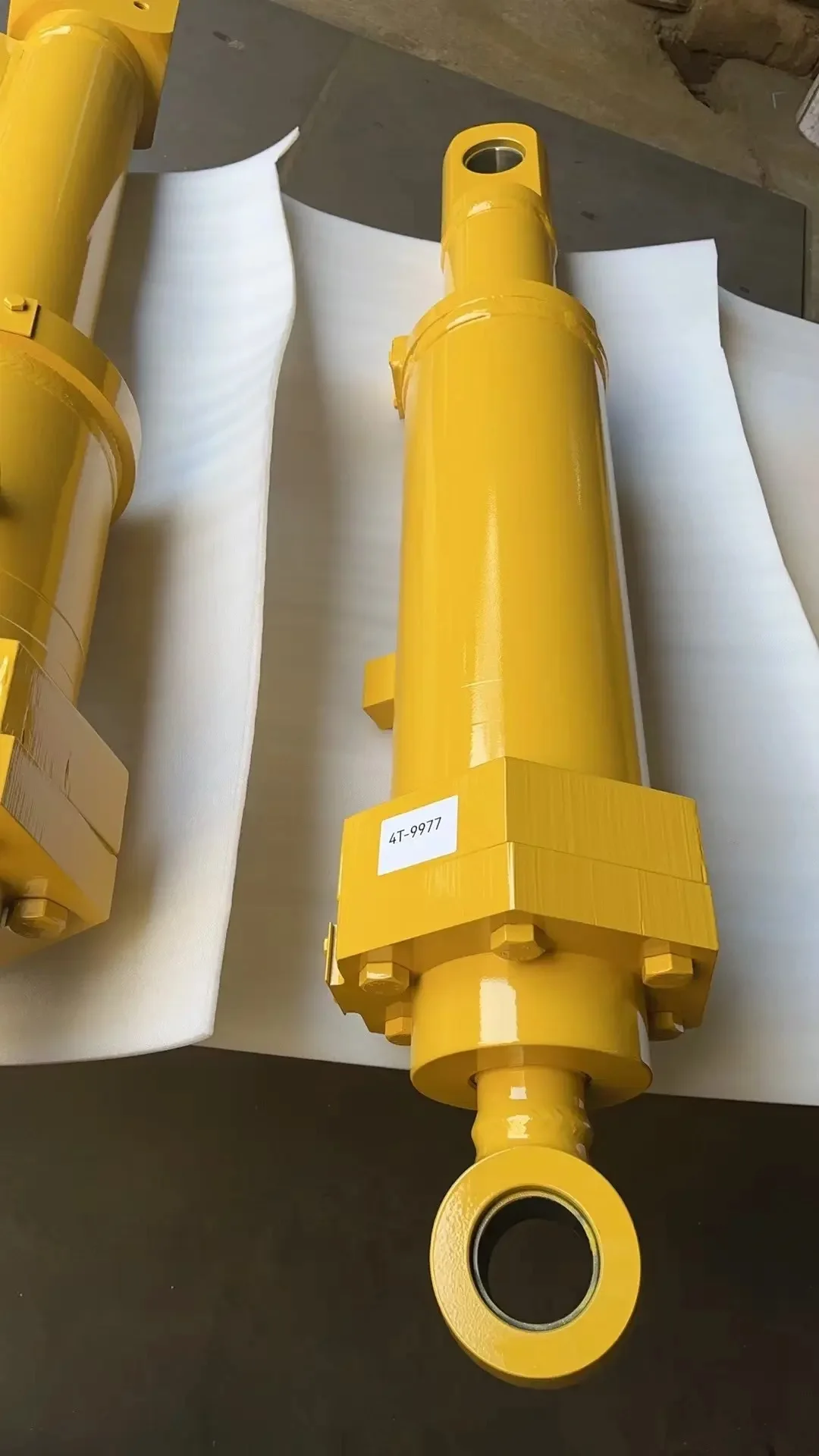 4T9977 20R9641 High Quality 4T-9977 20R-9641 Hydraulic Cylinder for Tractor D 10 N D 10 T
4T9977 20R9641 High Quality 4T-9977 20R-9641 Hydraulic Cylinder for Tractor D 10 N D 10 T