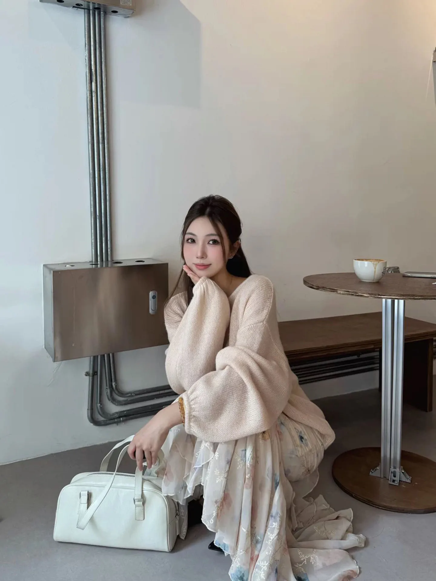 Loose Knitted Long Sleeve Lazy Sweater Top And Half Skirt Two Piece Set Harmonize Autumn Style Women's Fashion Ensemble
Loose Knitted Long Sleeve Lazy Sweater Top And Half Skirt Two Piece Set Harmonize Autumn Style Women's Fashion Ensemble