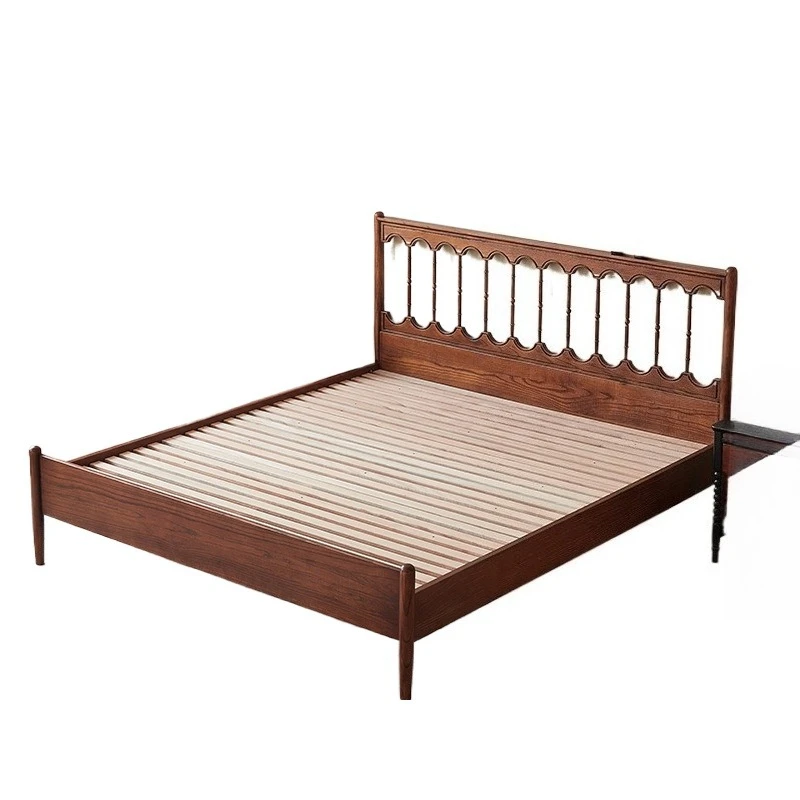 French retro solid wood bed, master bedroom double bed, medieval Nordic furniture, oak princess Windsor bed 
French retro solid wood bed, master bedroom double bed, medieval Nordic furniture, oak princess Windsor bed