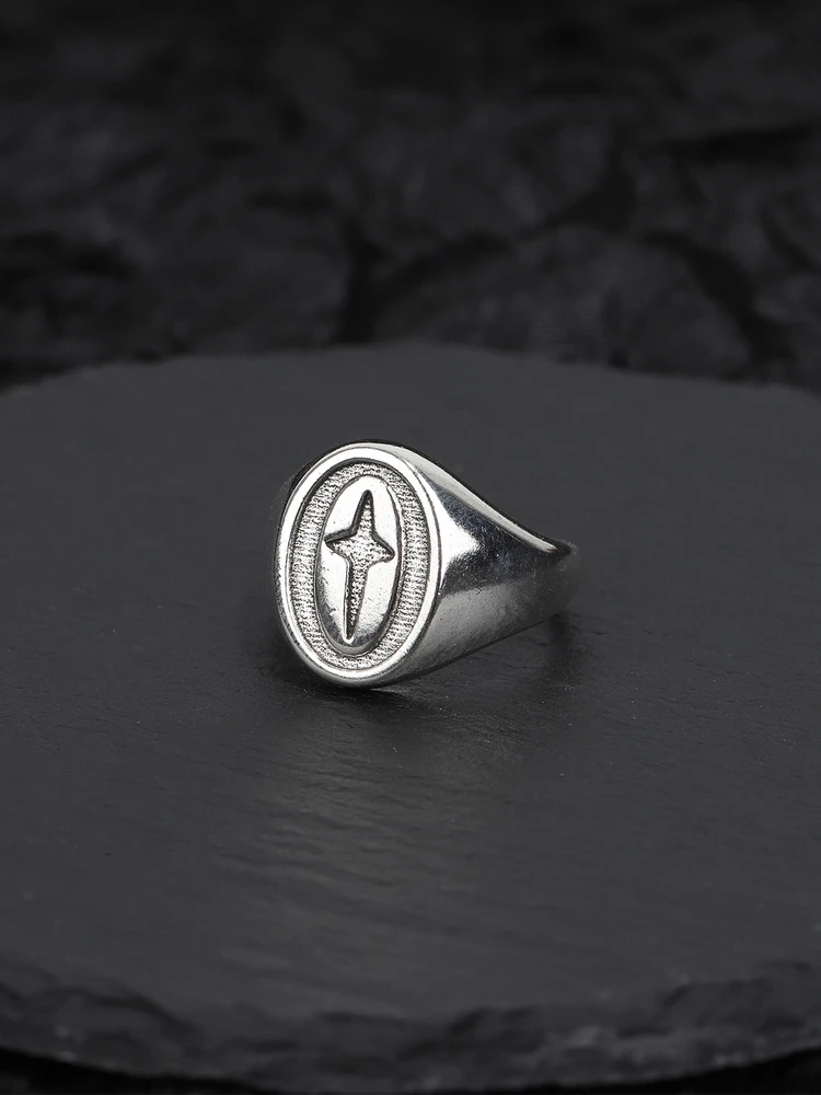 Adjustable Cross Emblem Ring Men Women Open End Ring Fashionable Minimalist Ring Classic High-End Feeling Unisex Ring
Adjustable Cross Emblem Ring Men Women Open End Ring Fashionable Minimalist Ring Classic High-End Feeling Unisex Ring