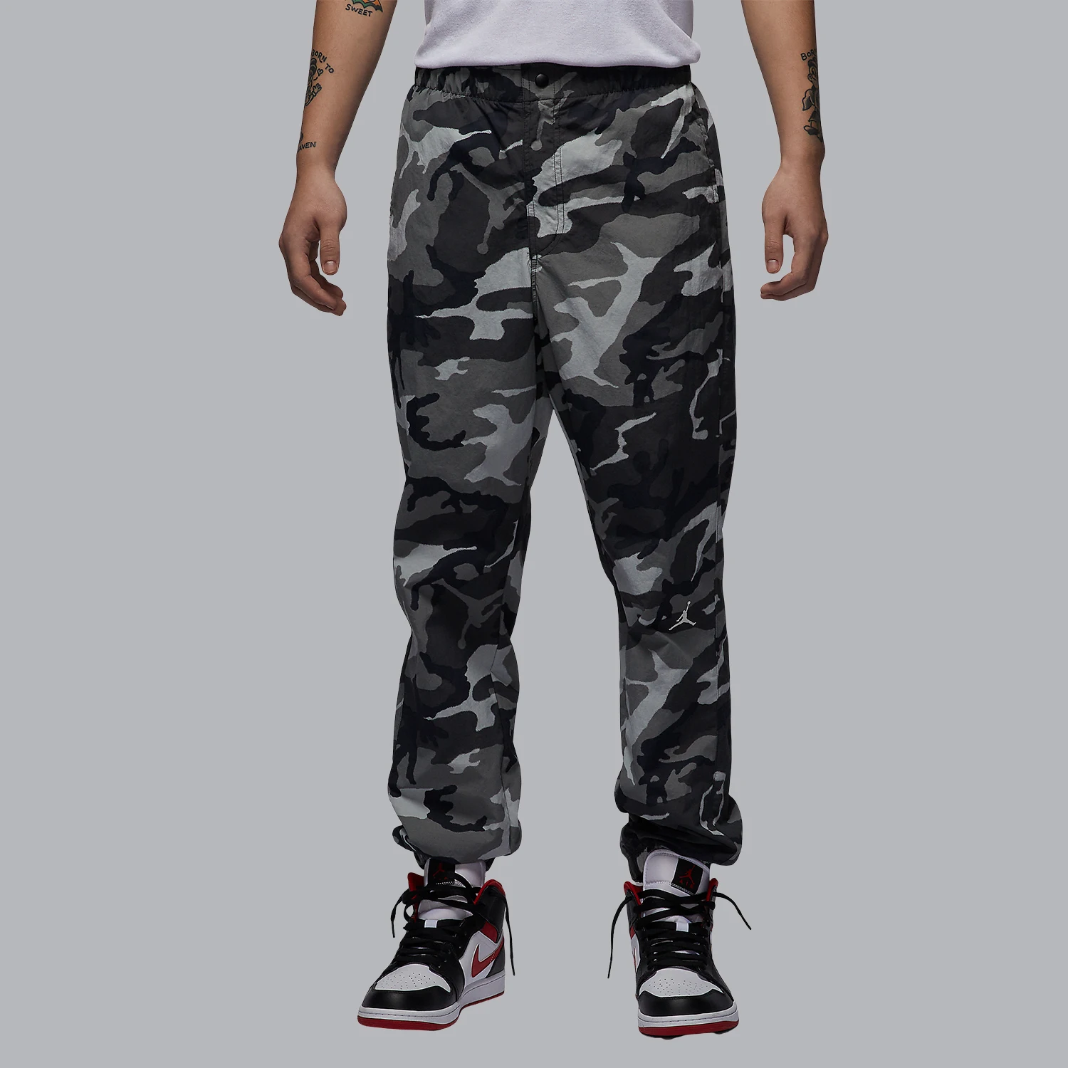 Nike genuine 2024 New Jordan Men's Fashion Woven Pants FZ3530-010
Nike genuine 2024 New Jordan Men's Fashion Woven Pants FZ3530-010