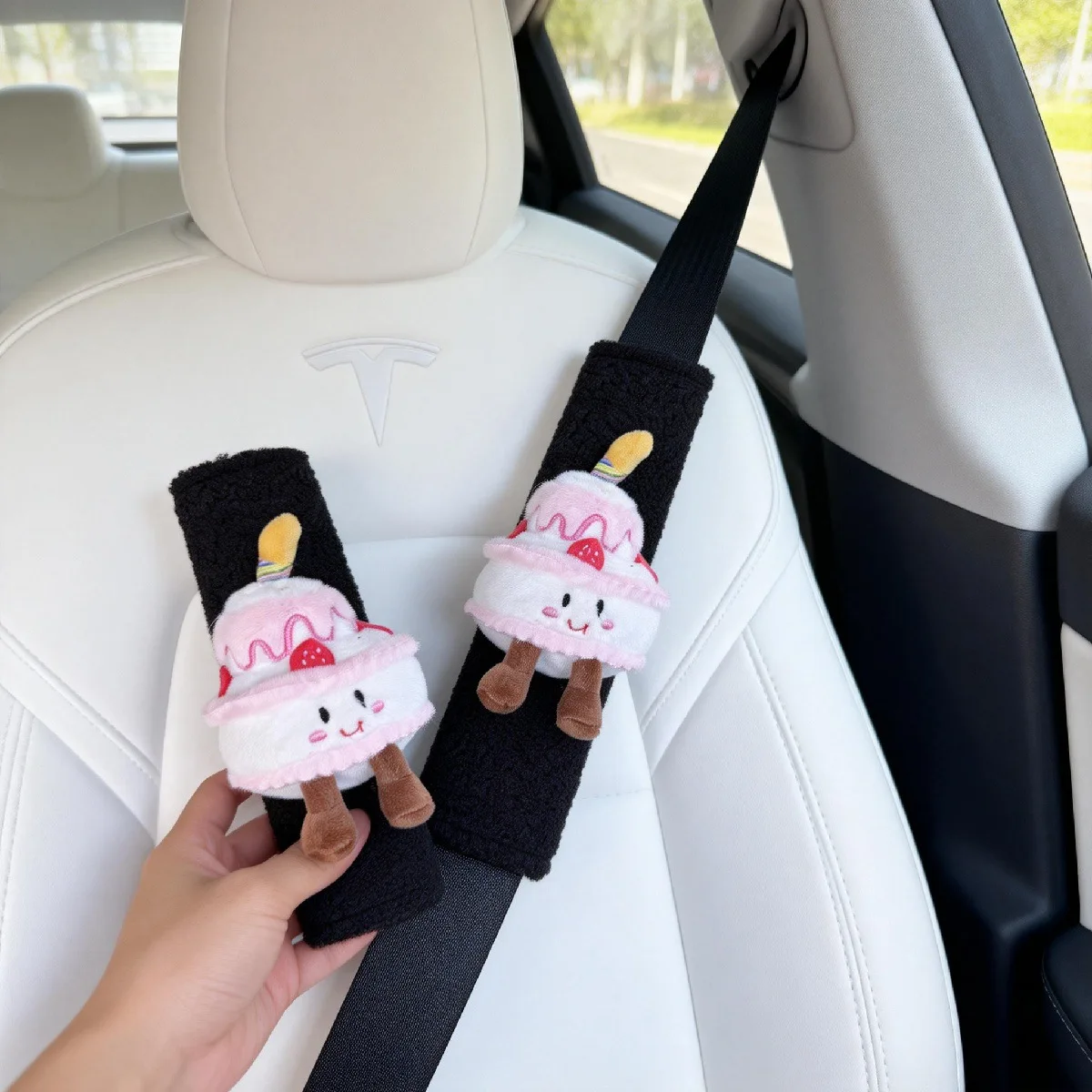 1Pcs Cute Strawberry Cake Doll Car Seat Belt Cover Cartoon Cream Cake Auto Seatbelt Safety Shoulder Pad Soft Plush Protector
1Pcs Cute Strawberry Cake Doll Car Seat Belt Cover Cartoon Cream Cake Auto Seatbelt Safety Shoulder Pad Soft Plush Protector