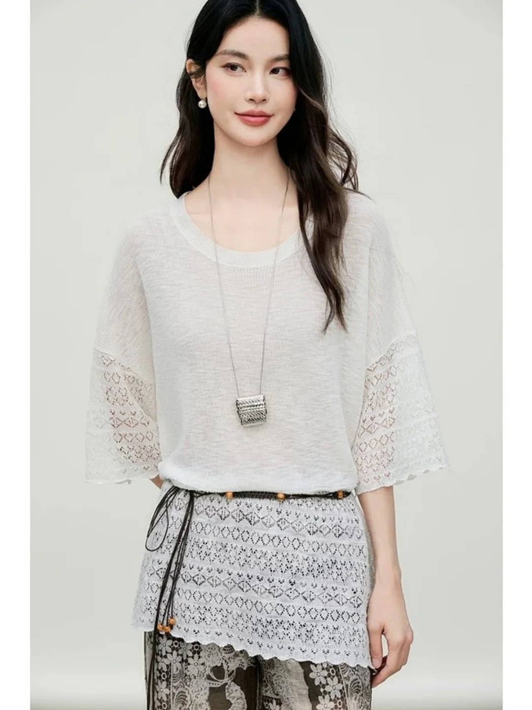 plus Size Casual Knitted Pure Color Hollow out Splice Loose Fit Five Sleeve Tops for Summer Versatile Loose Meat Concealing
plus Size Casual Knitted Pure Color Hollow out Splice Loose Fit Five Sleeve Tops for Summer Versatile Loose Meat Concealing