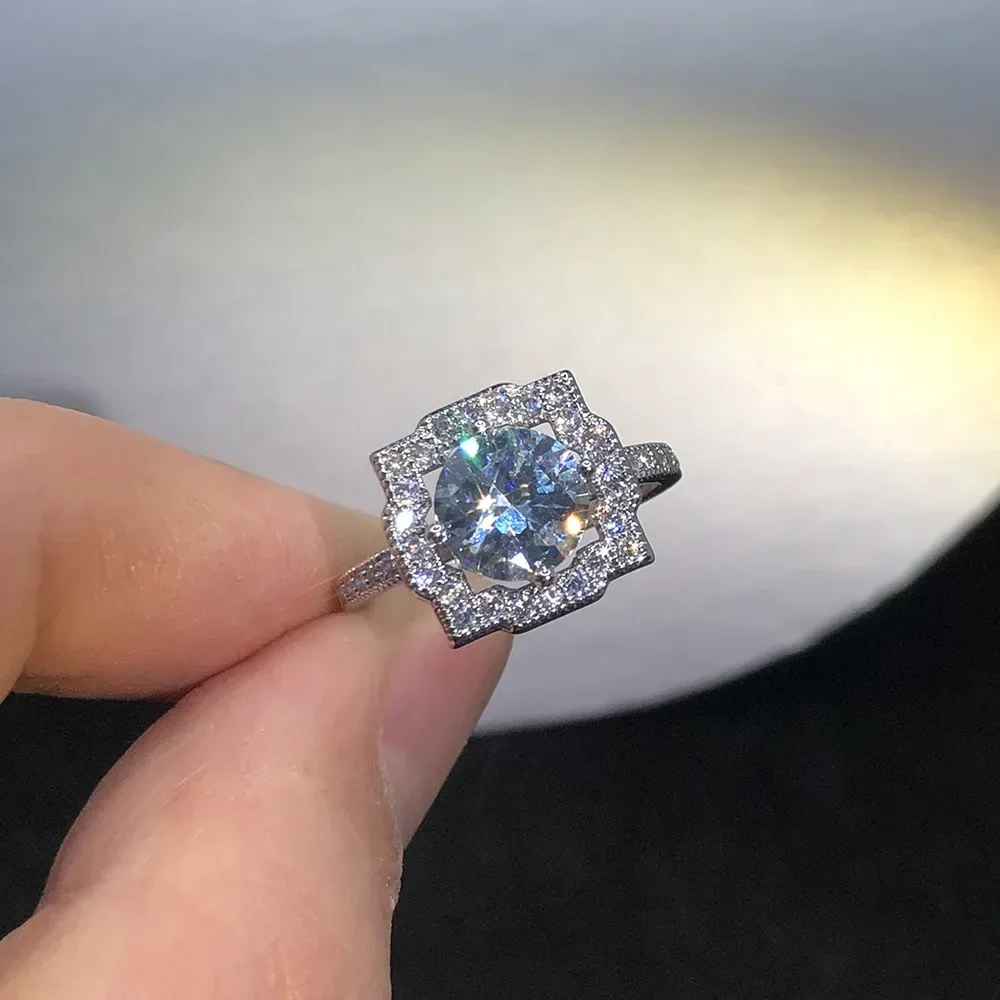 Y2K New Stainless Steel Light Luxury Fashion Elegant Shiny Exquisite Square Zircon Women Ring Lady Anniversary Jewelry Gift
Y2K New Stainless Steel Light Luxury Fashion Elegant Shiny Exquisite Square Zircon Women Ring Lady Anniversary Jewelry Gift