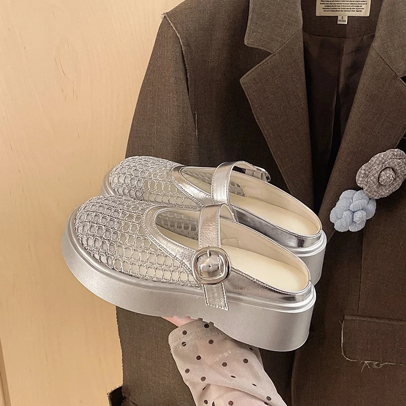 Женские дышащие сандалии на толстой подошве без застежек, с открытым носком, модные летние туфли с вырезами, удобная платформа
Женские дышащие сандалии на толстой подошве без застежек, с открытым носком, модные летние туфли с вырезами, удобная платформа