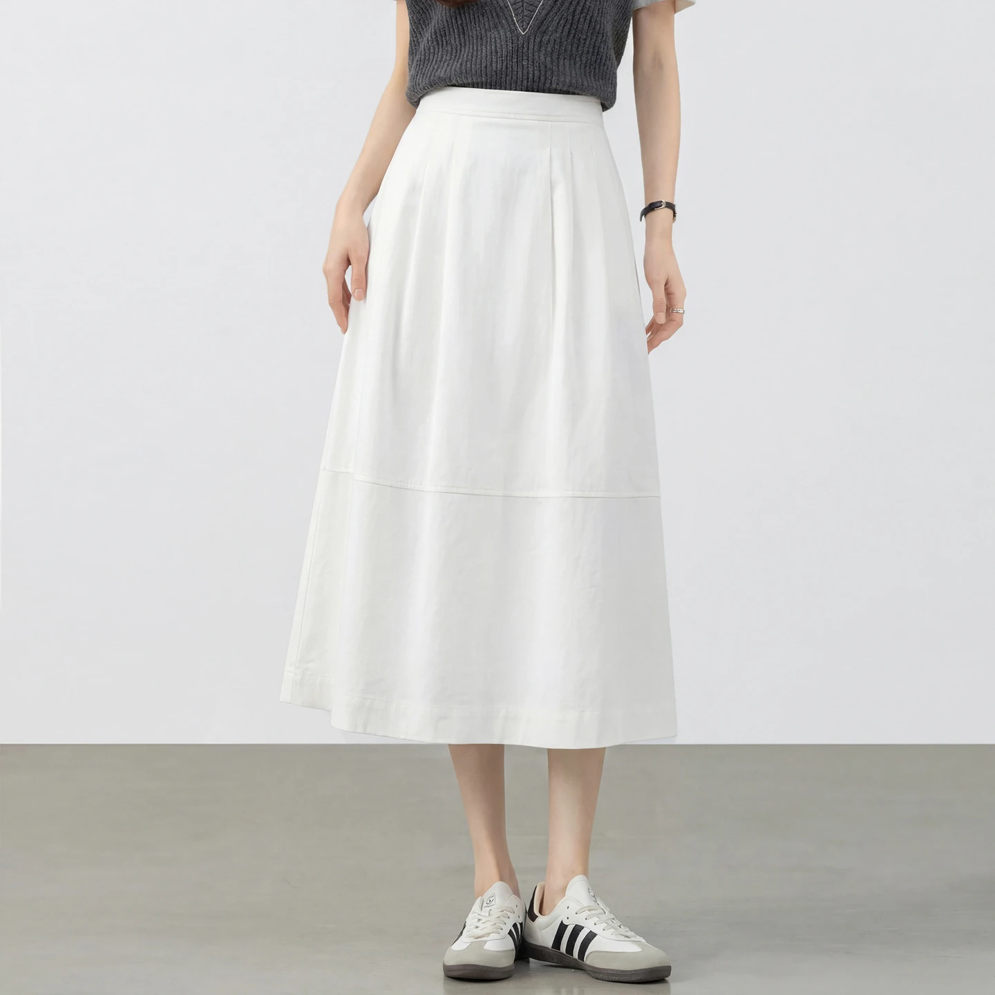 SENTUBILA Women High Waist A-Line Midi Skirt 2026 Summer New White Pleated Flared Elastic Waist Casual Slimming Skirt 161QG6484X
SENTUBILA Women High Waist A-Line Midi Skirt 2026 Summer New White Pleated Flared Elastic Waist Casual Slimming Skirt 161QG6484X