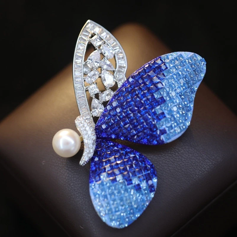 New Gorgeous Micro-inlaid Zircon Blue Butterfly Brooches Freshwater Pearl Elegant Women's Coat Suit Accessories Pins Jewelry
New Gorgeous Micro-inlaid Zircon Blue Butterfly Brooches Freshwater Pearl Elegant Women's Coat Suit Accessories Pins Jewelry